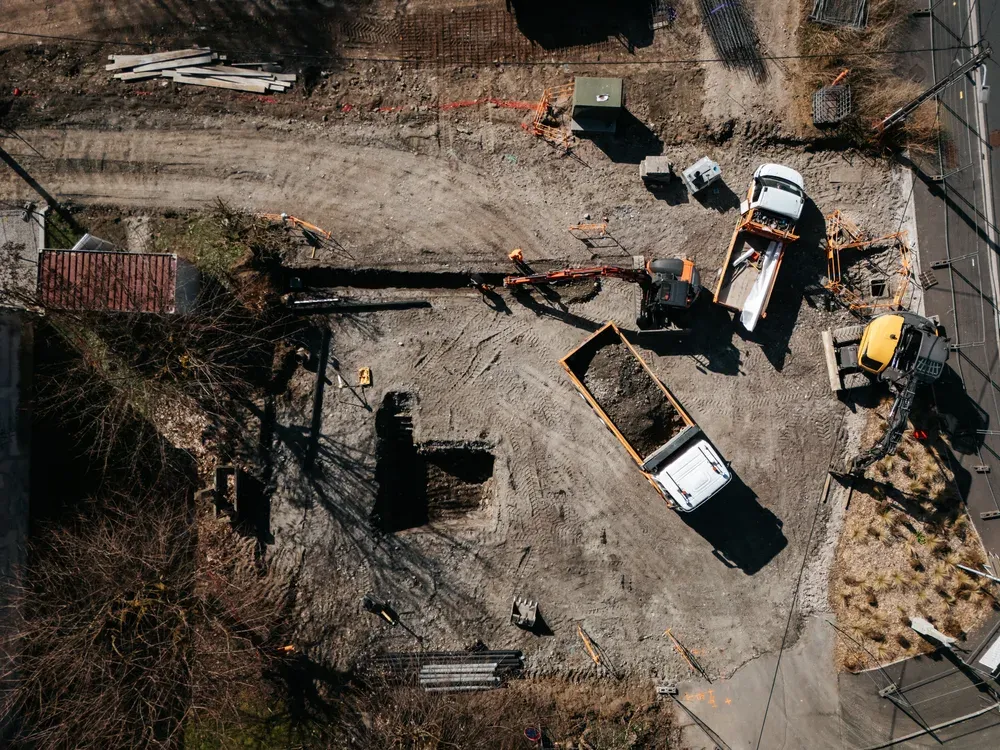Vue aérienne d’un chantier de déconstruction dans la Vallée de l’Arve
